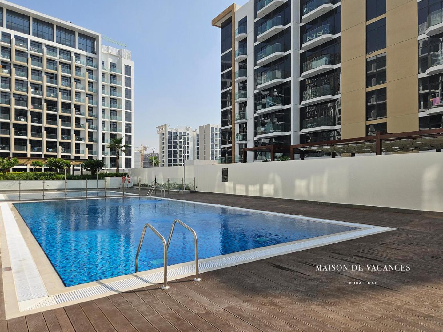 Peaceful Getaway, 10 Mins From Mall Apartment *