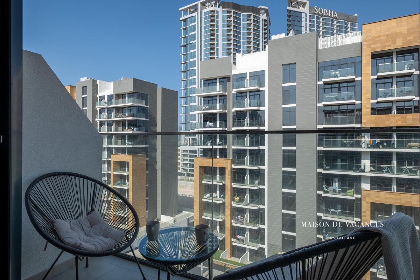 Peaceful Getaway, 10 Mins From Mall Apartment Dubai