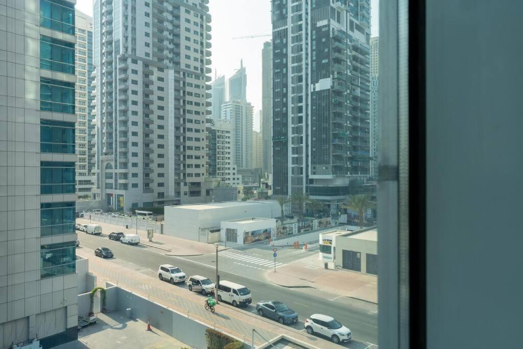 Apartment White Sage Renovated Nxt To Metro Dubai