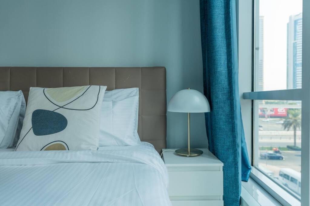 Apartment White Sage Renovated Nxt To Metro Dubai