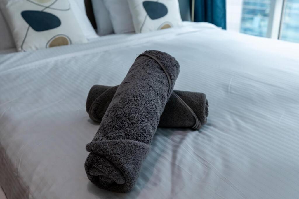 White Sage Renovated Nxt To Metro Apartment Dubai