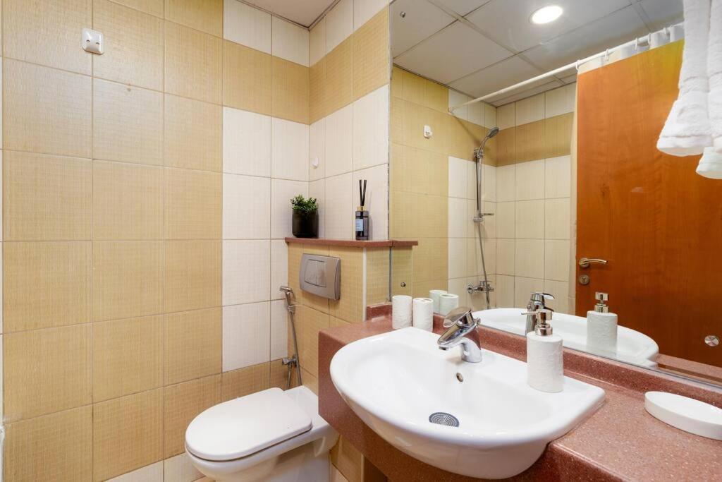 White Sage Renovated Nxt To Metro *
