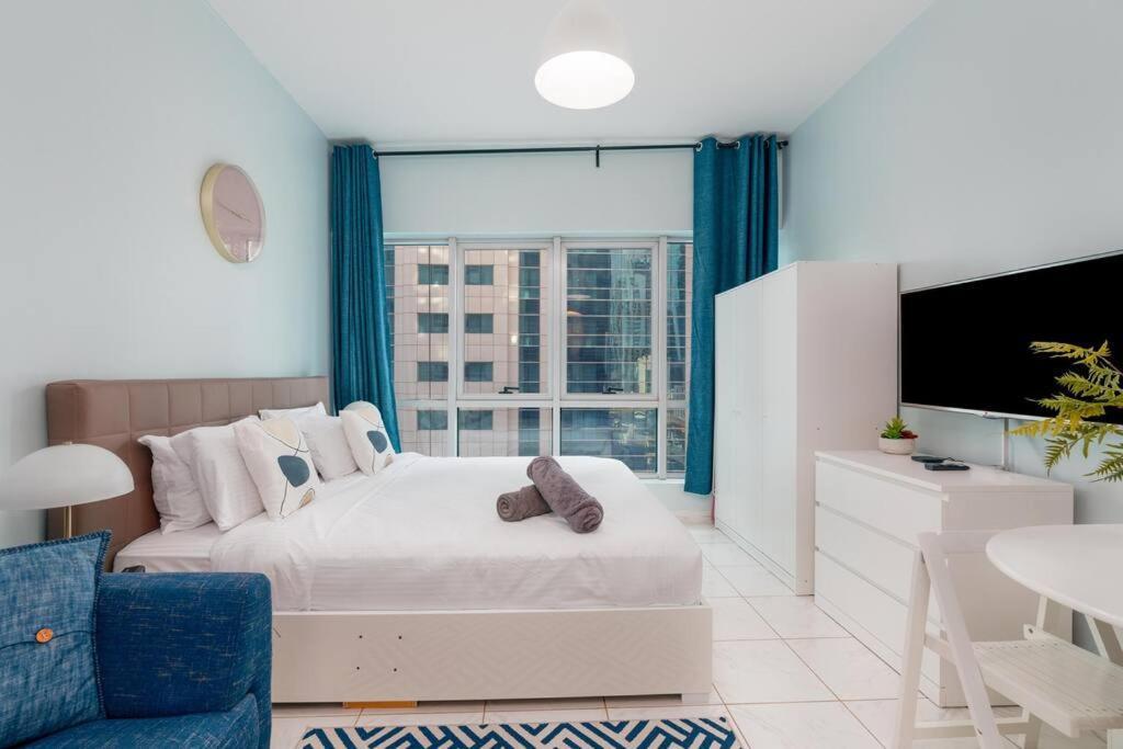 White Sage Renovated Nxt To Metro Dubai