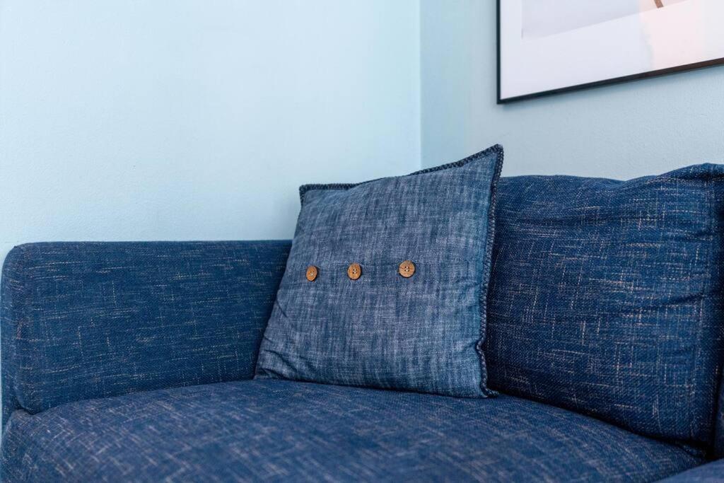 White Sage Renovated Nxt To Metro Apartment Dubai