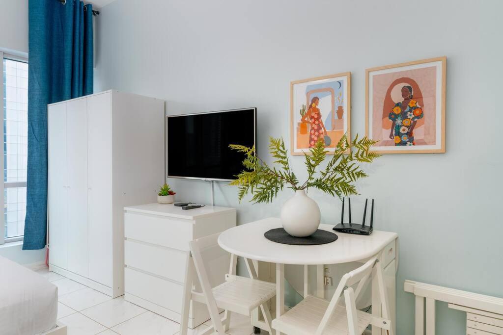 White Sage Renovated Nxt To Metro Dubai