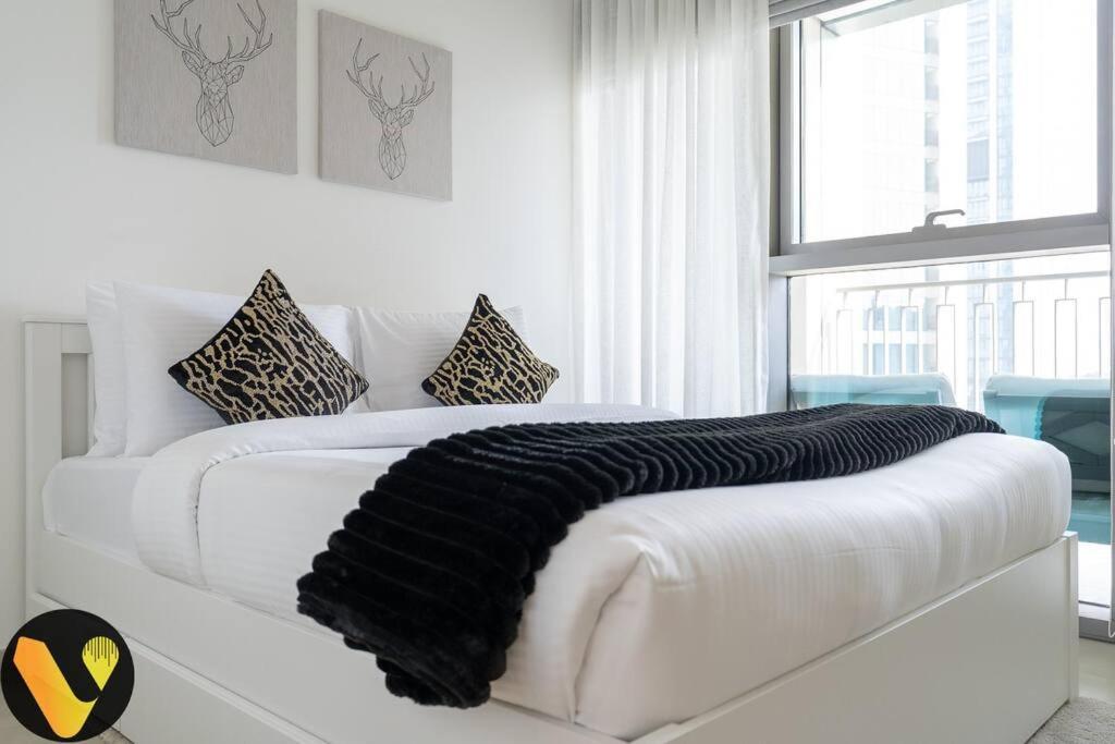 Downtown Views Ii - Vogue Two Bedroom With Balcony And Full Burj Khalifa View Dubai