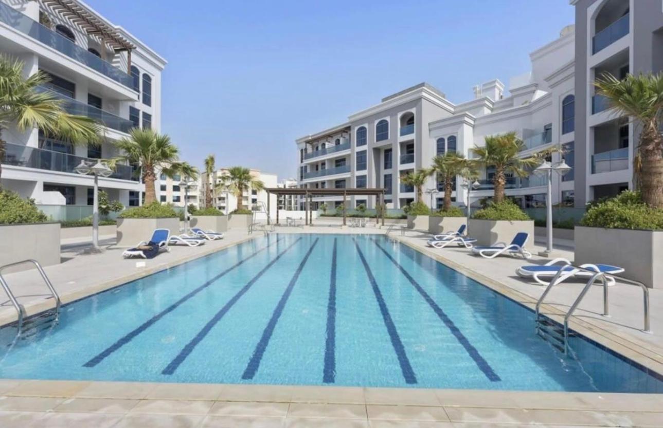 Luxury Bright Near With Pool View Apartment Dubai