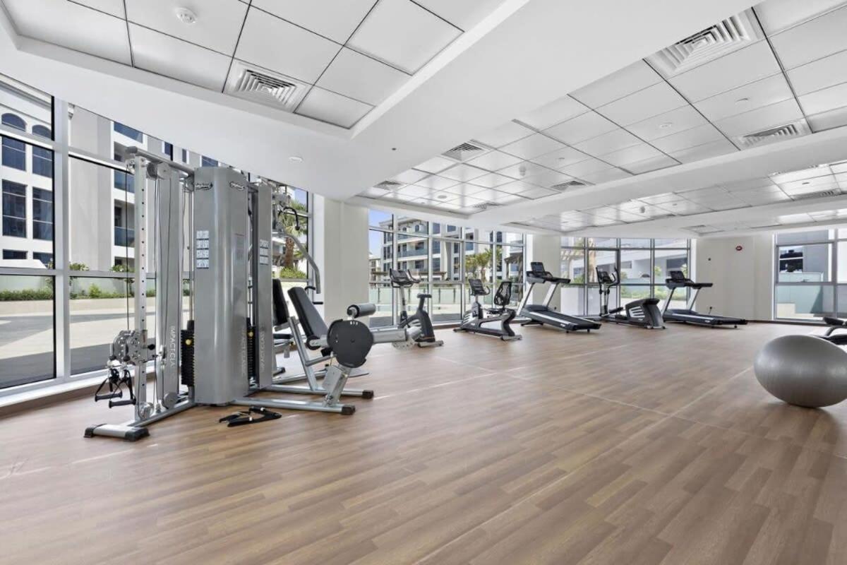 Luxury Bright Near With Pool View * Dubai