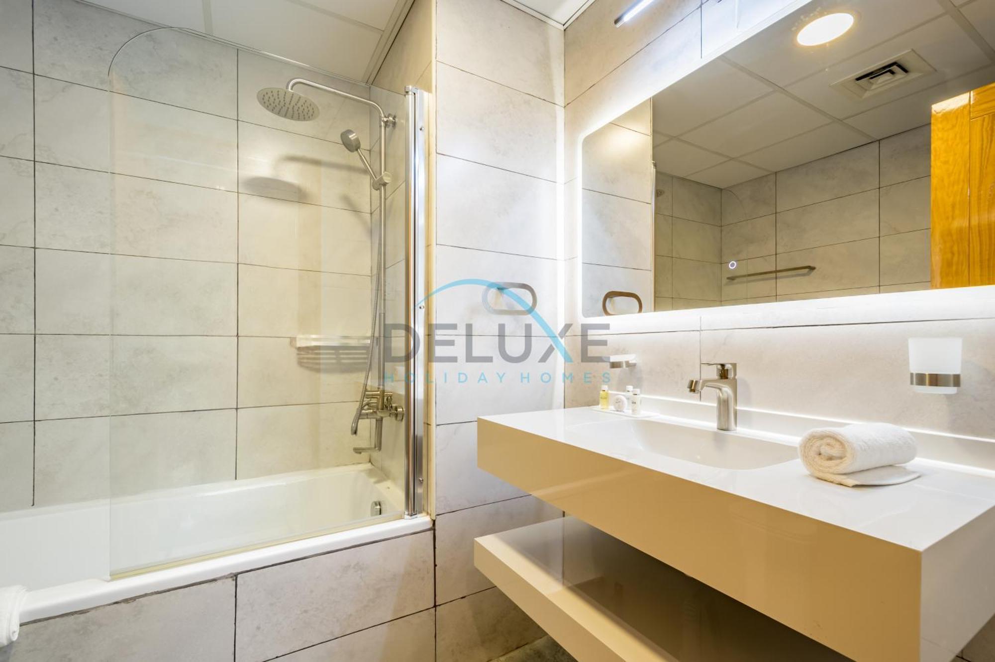 Urban Getaway 1br At Mog 207, Al Furjan By Deluxe Homes *
