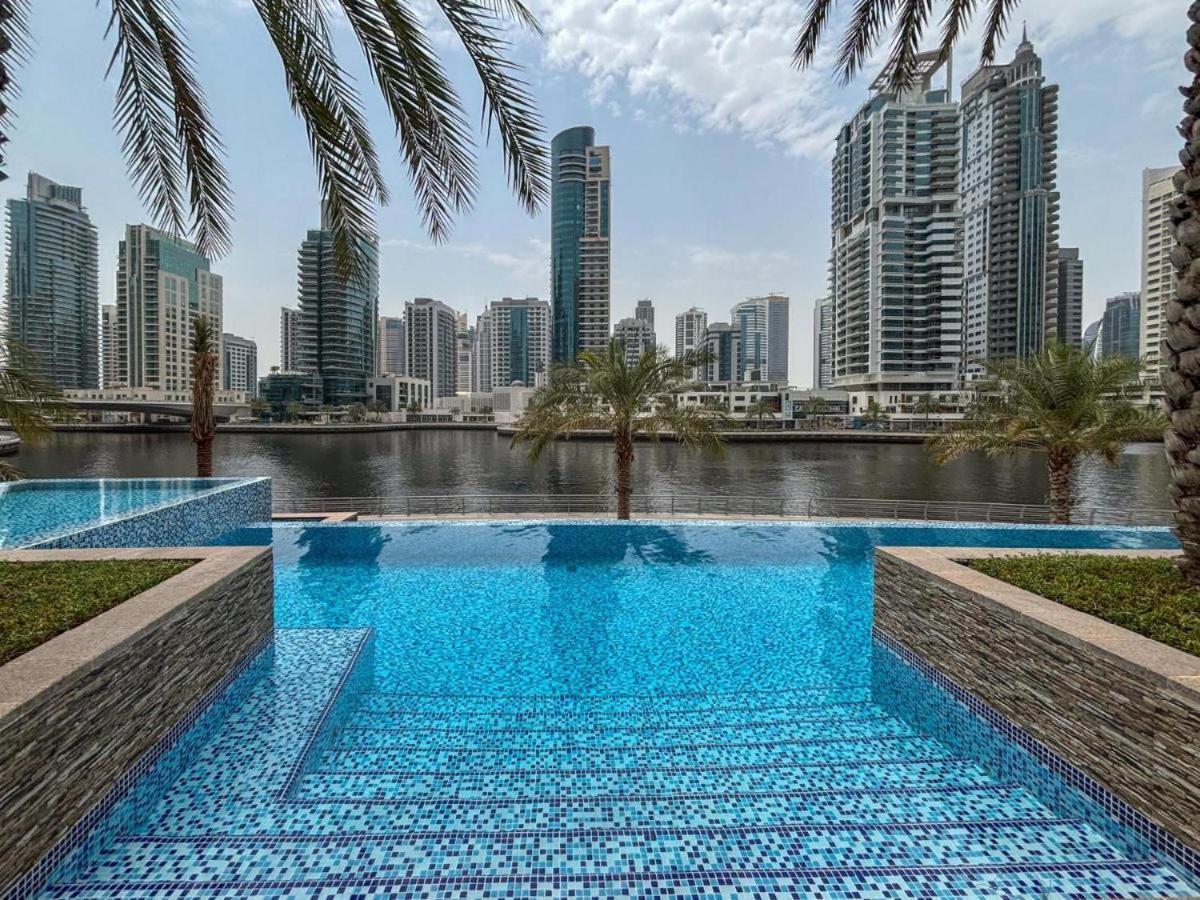 Stylish With Direct Access Marina Walk & Sleeps4 Dubai