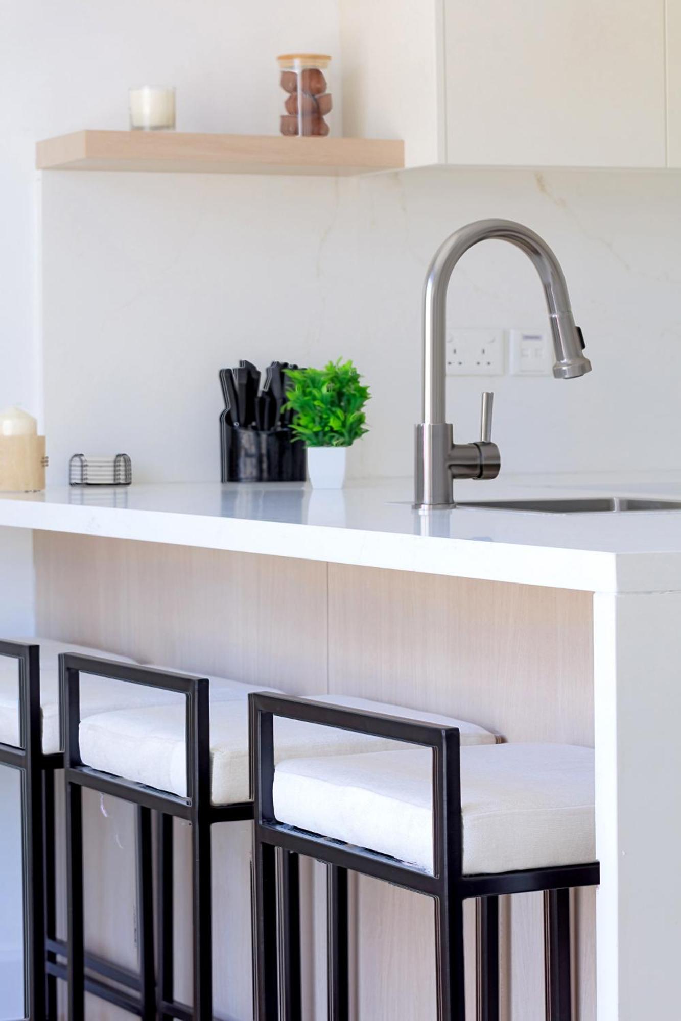 Apartment Stylish With Direct Access Marina Walk & Sleeps4