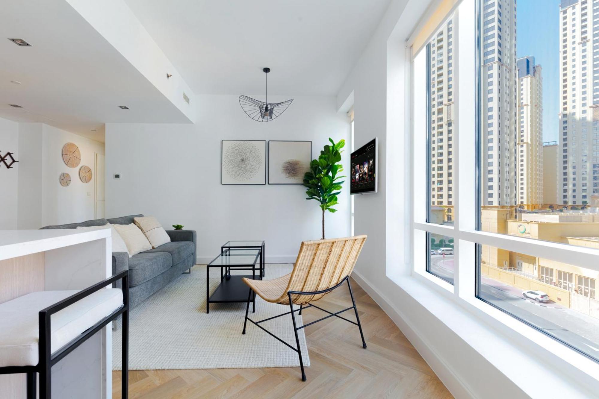 Apartment Stylish With Direct Access Marina Walk & Sleeps4 Dubai