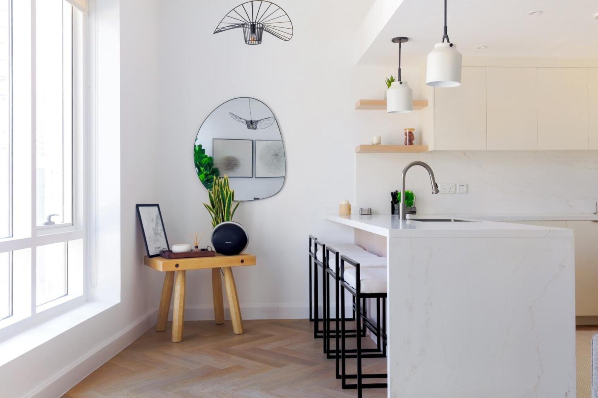 Stylish With Direct Access Marina Walk & Sleeps4 Dubai