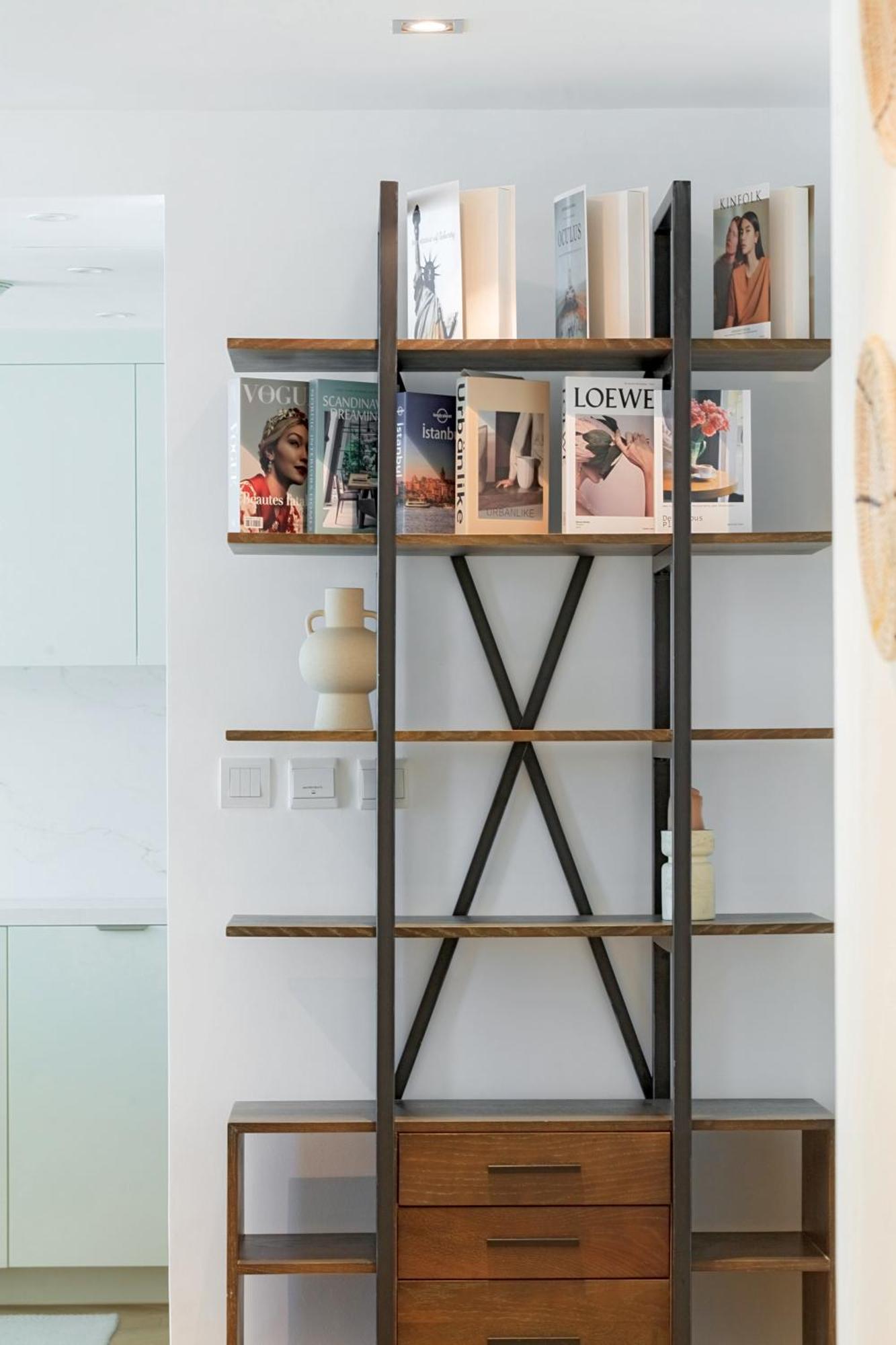 Stylish With Direct Access Marina Walk & Sleeps4