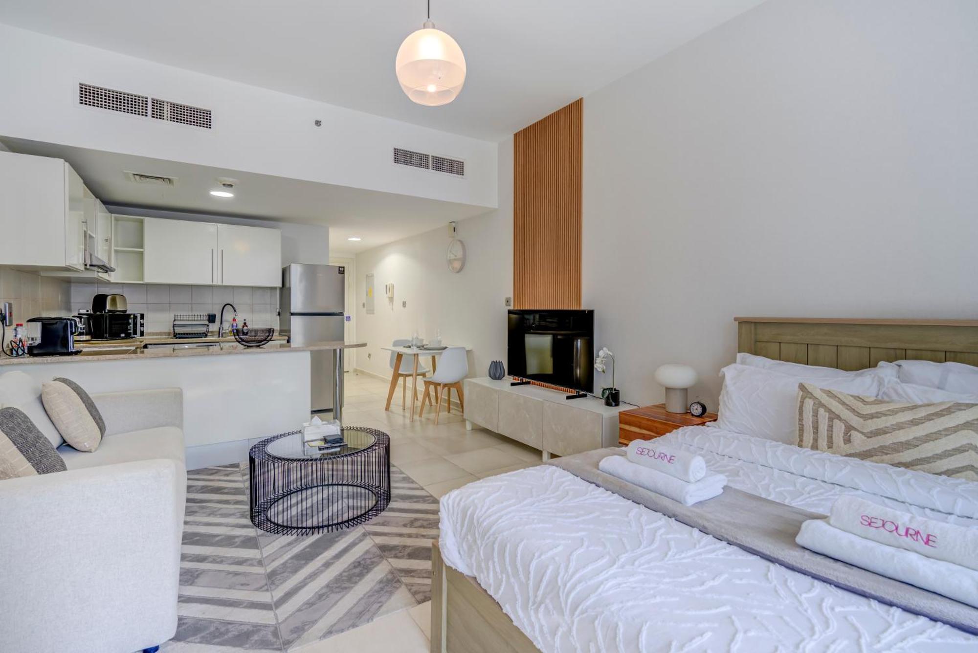 Da86 - Well Design In Arch Tower Apartment