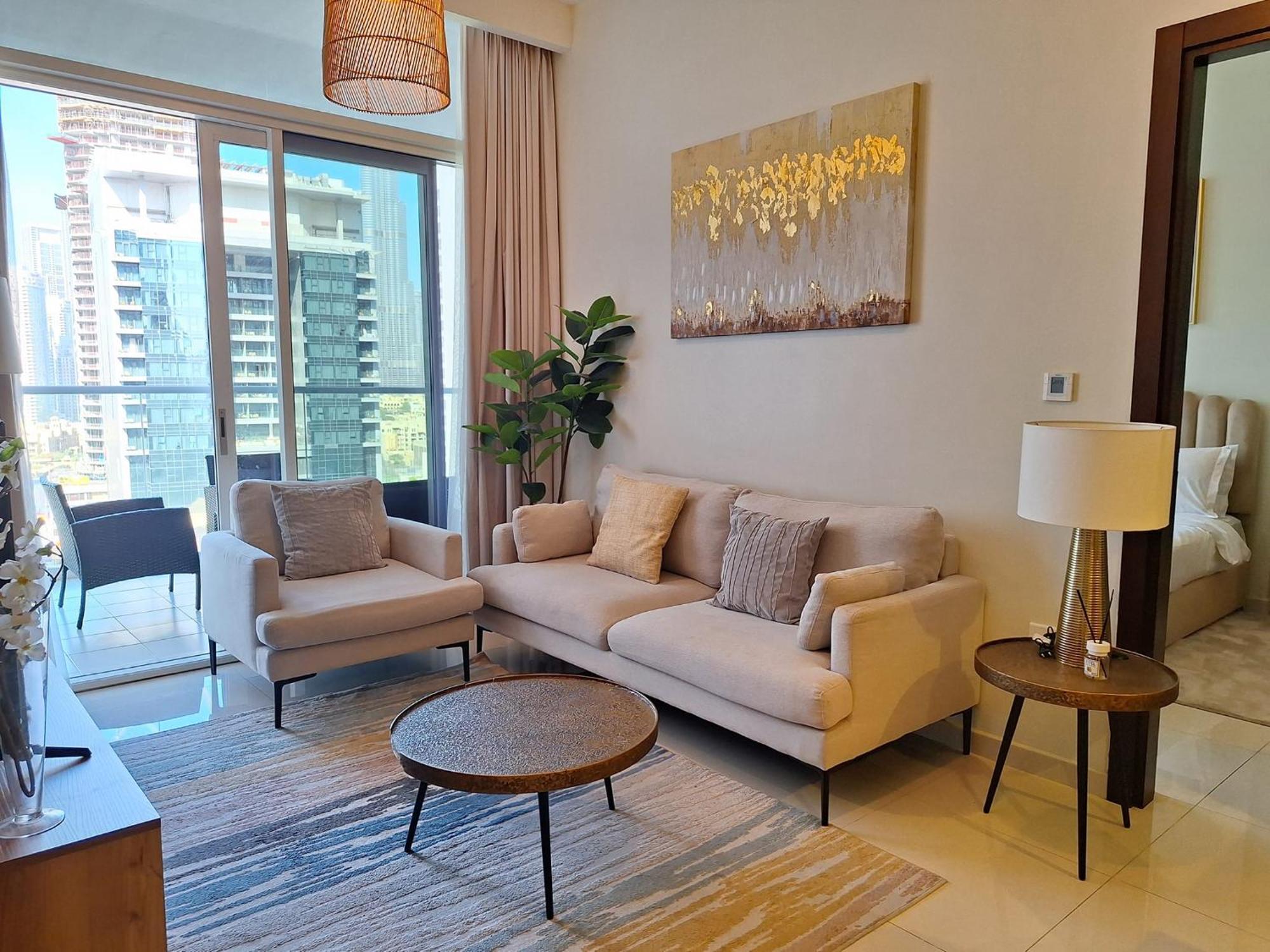 Apartment Burj Khalifa View! Modern 2br In Dubai's Business Bay *