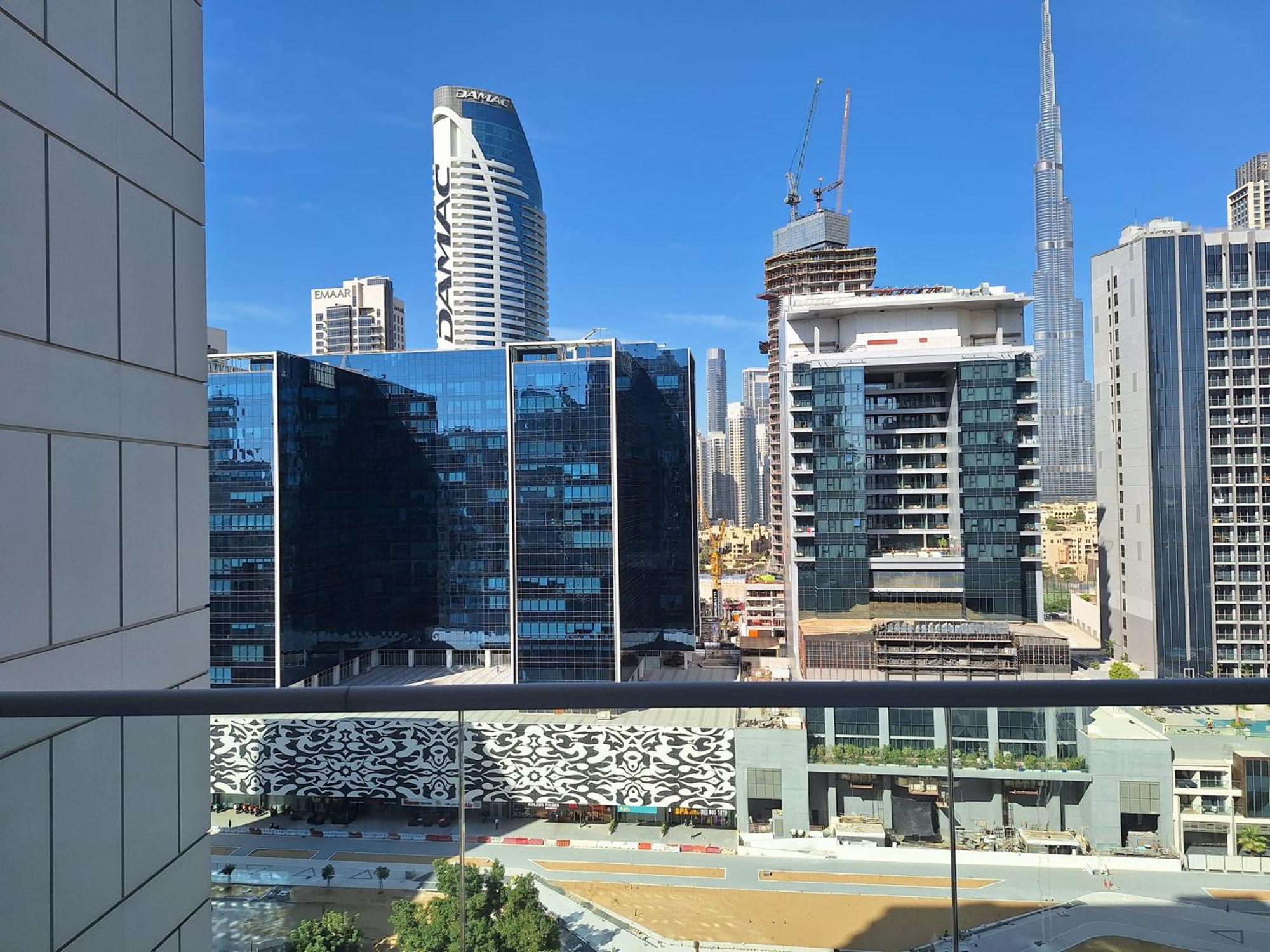 Apartment Burj Khalifa View! Modern 2br In Dubai's Business Bay *