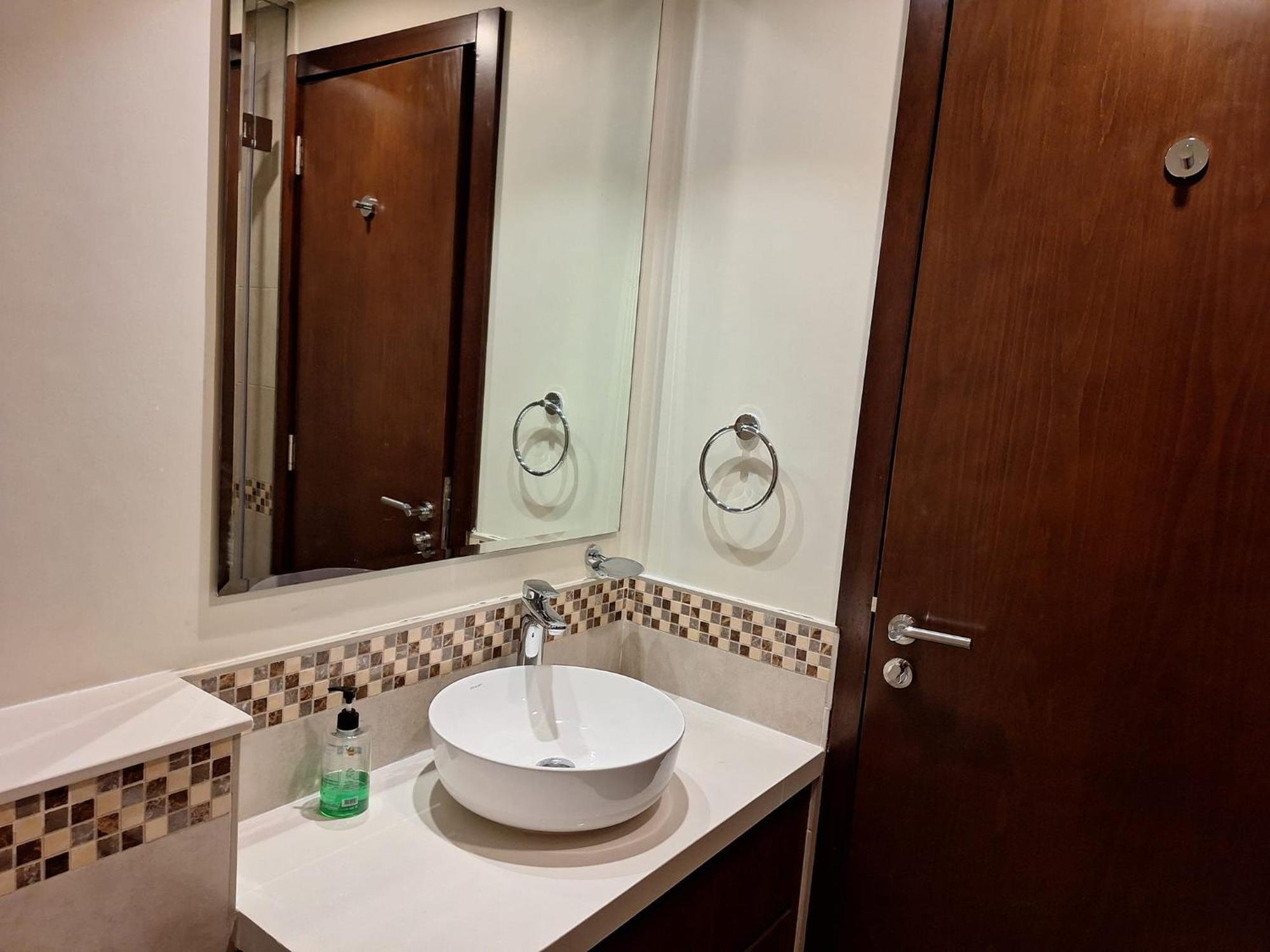 Apartment Burj Khalifa View! Modern 2br In Dubai's Business Bay Dubai