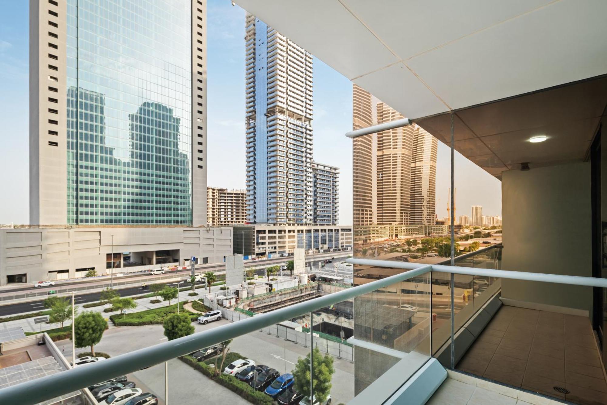 Splendid Close To Jbr