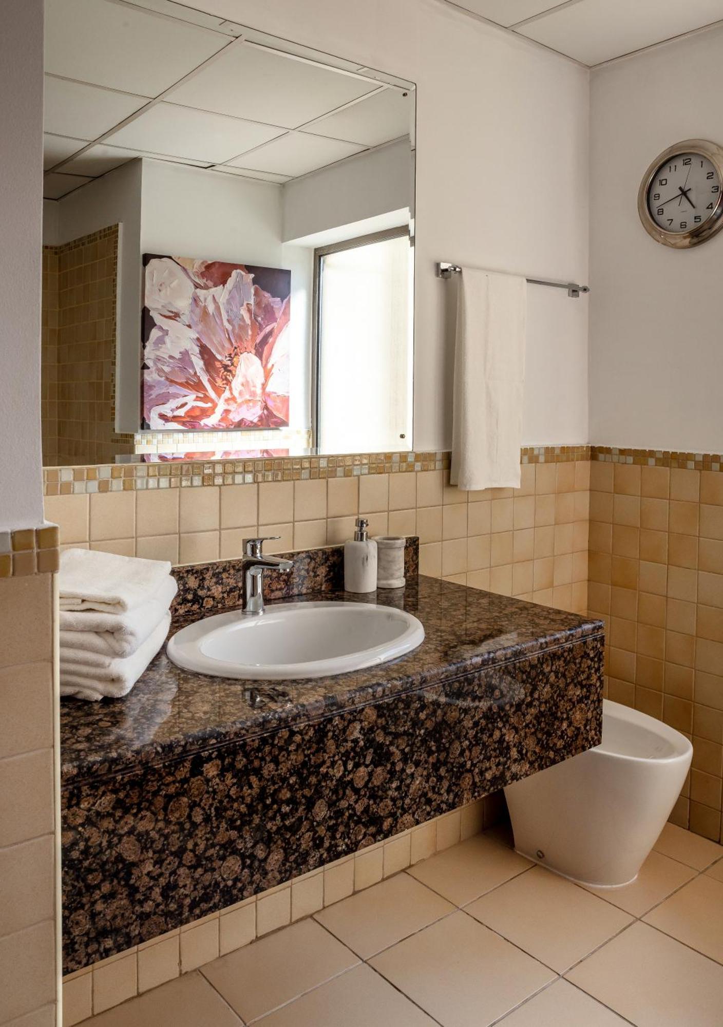 Beautiful And Bright 1 Bedroom Apartment! Sofia ! Apartment *