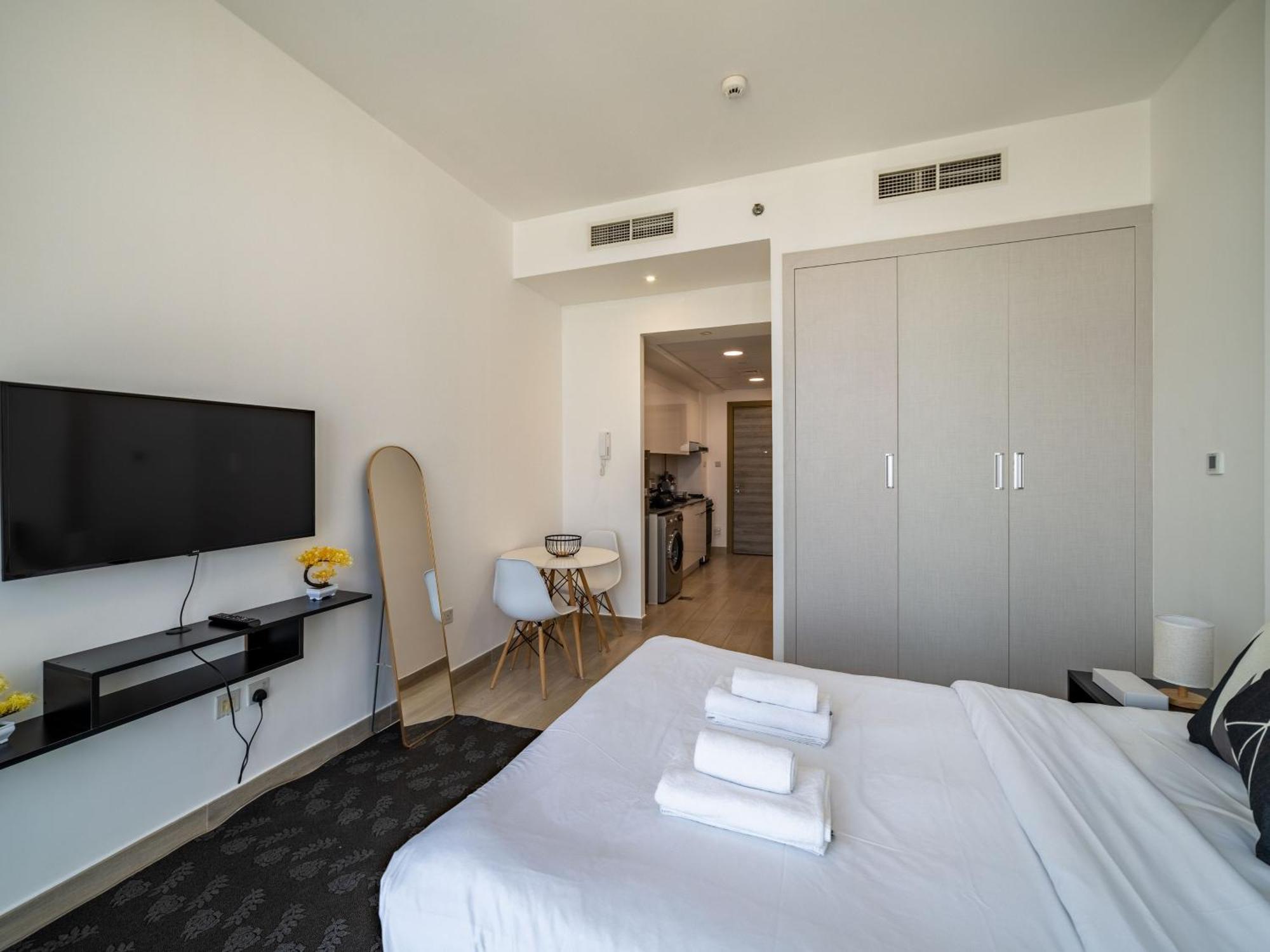 Brand New Premium In Jvc Apartment *