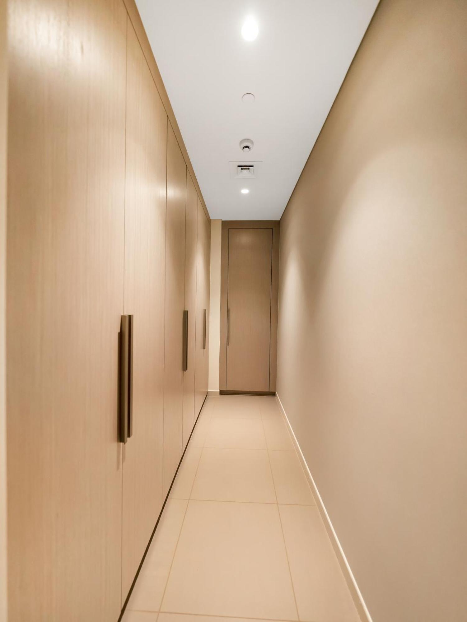 Wabi-sabi Style Fountain-view 4 Bedroom In The Sky Apartment Dubai