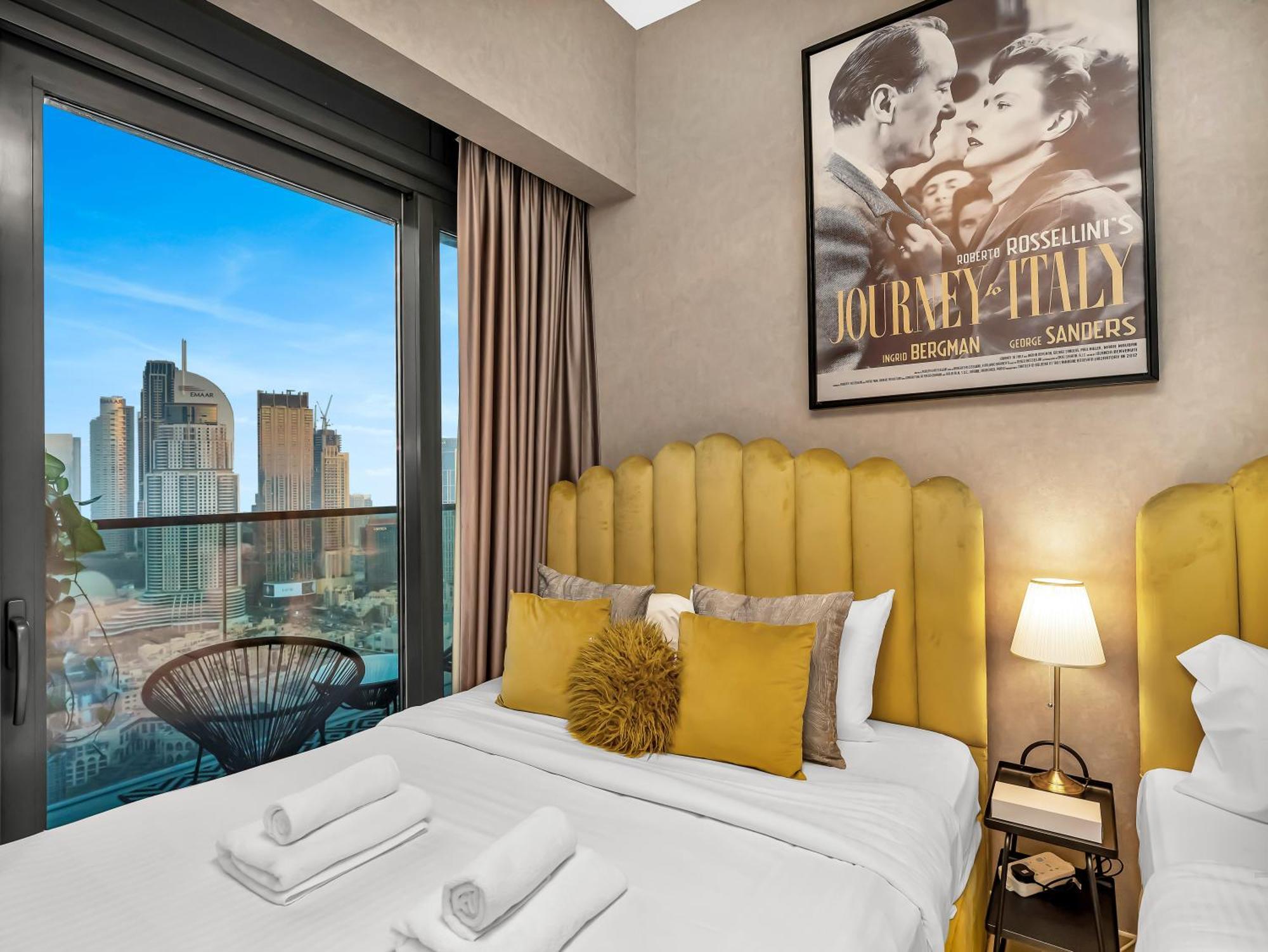 Glamorous Full Fountain View High Floor 4 Bedroom * Dubai