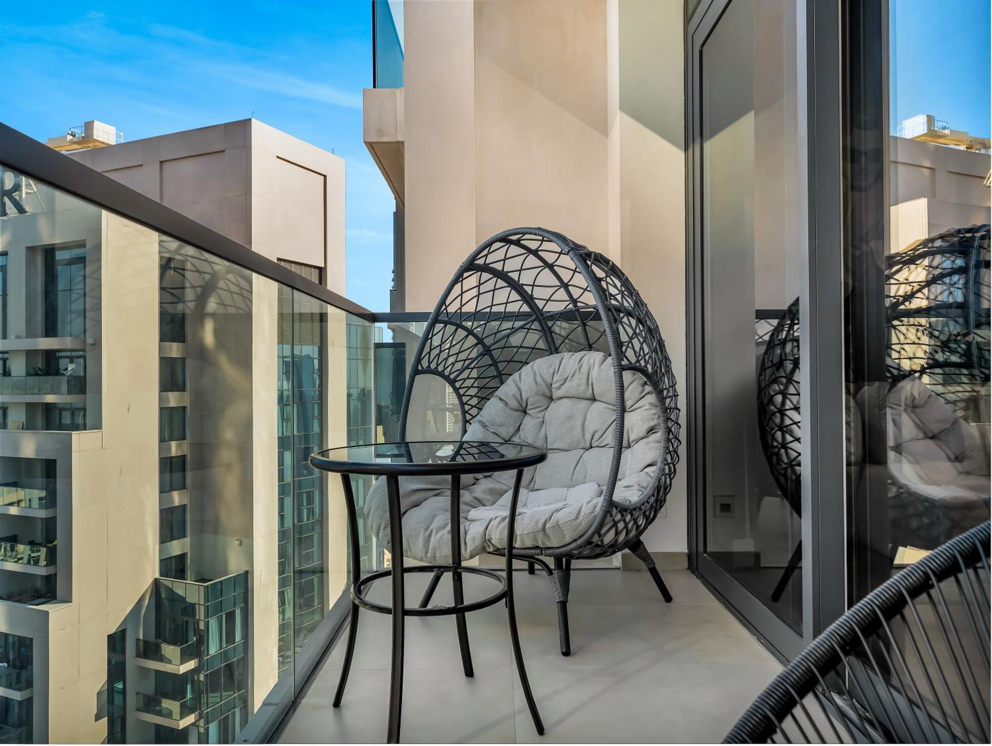 Glamorous Full Fountain View High Floor 4 Bedroom