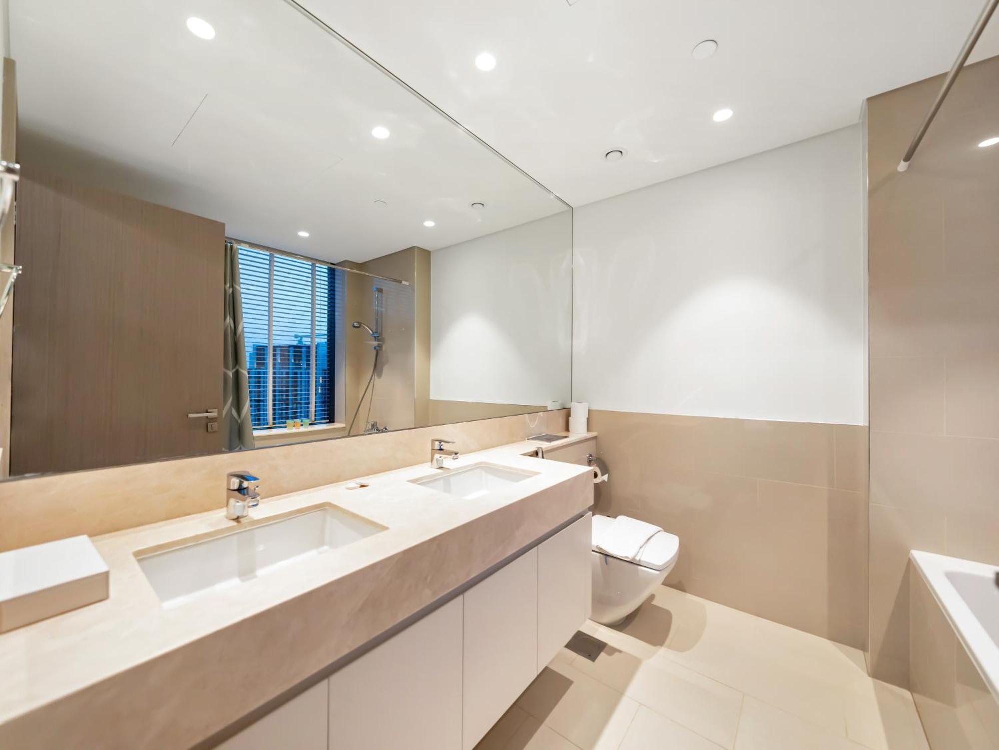 Glamorous Full Fountain View High Floor 4 Bedroom Apartment Dubai