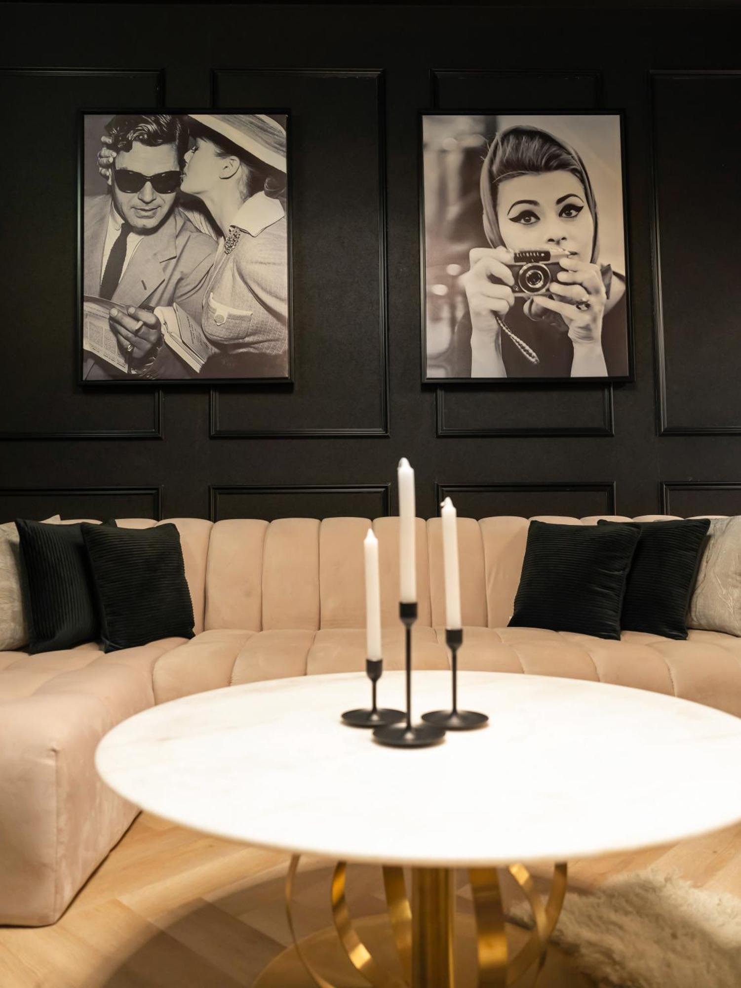 Glamorous Full Fountain View High Floor 4 Bedroom Apartment *