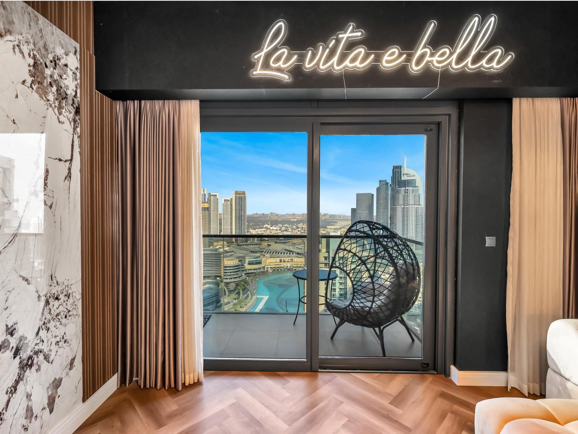 Glamorous Full Fountain View High Floor 4 Bedroom Dubai