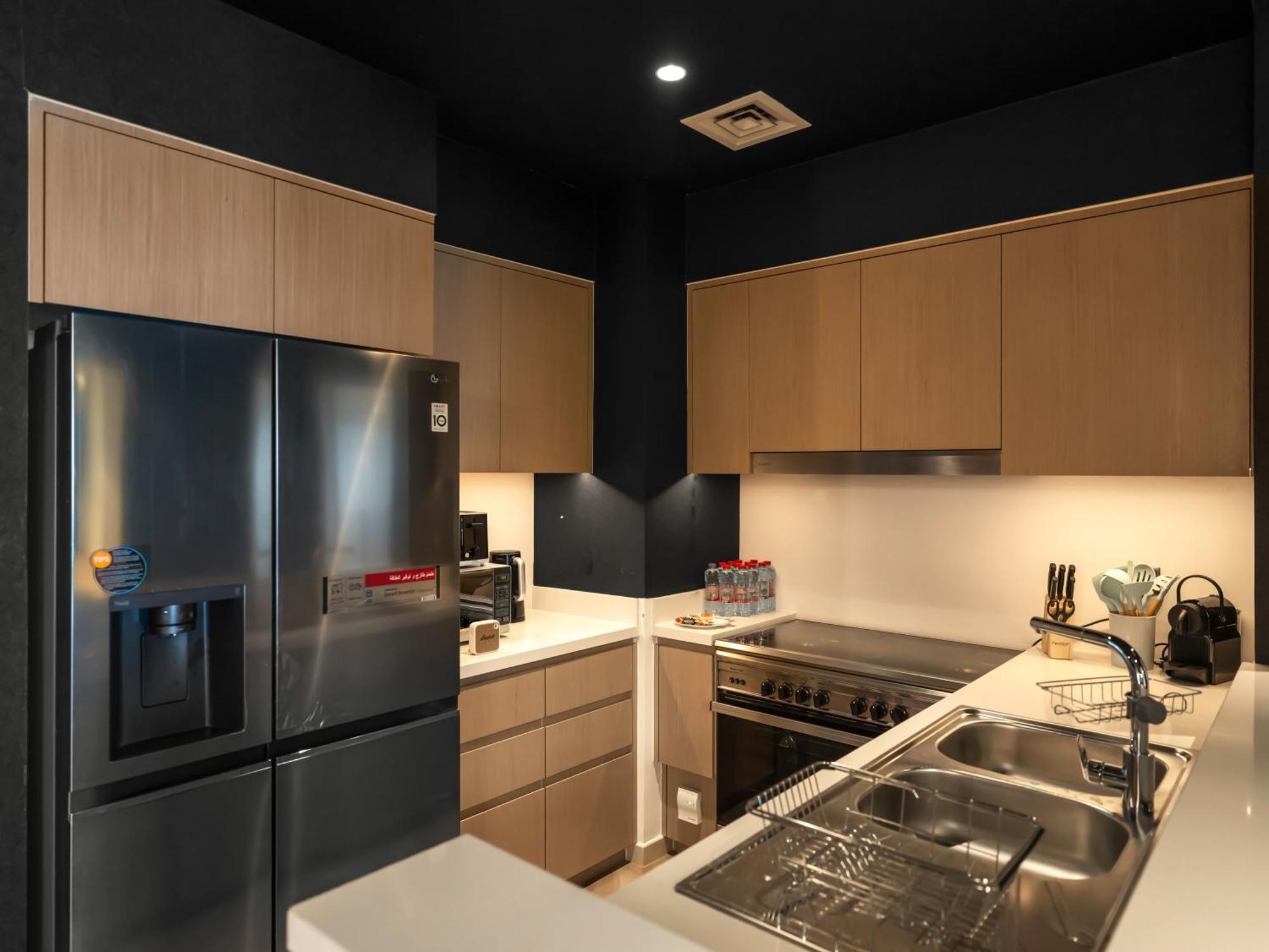Glamorous Full Fountain View High Floor 4 Bedroom Apartment