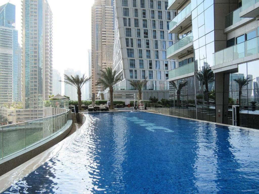 Frank Porter - Damac Heights * Dubai