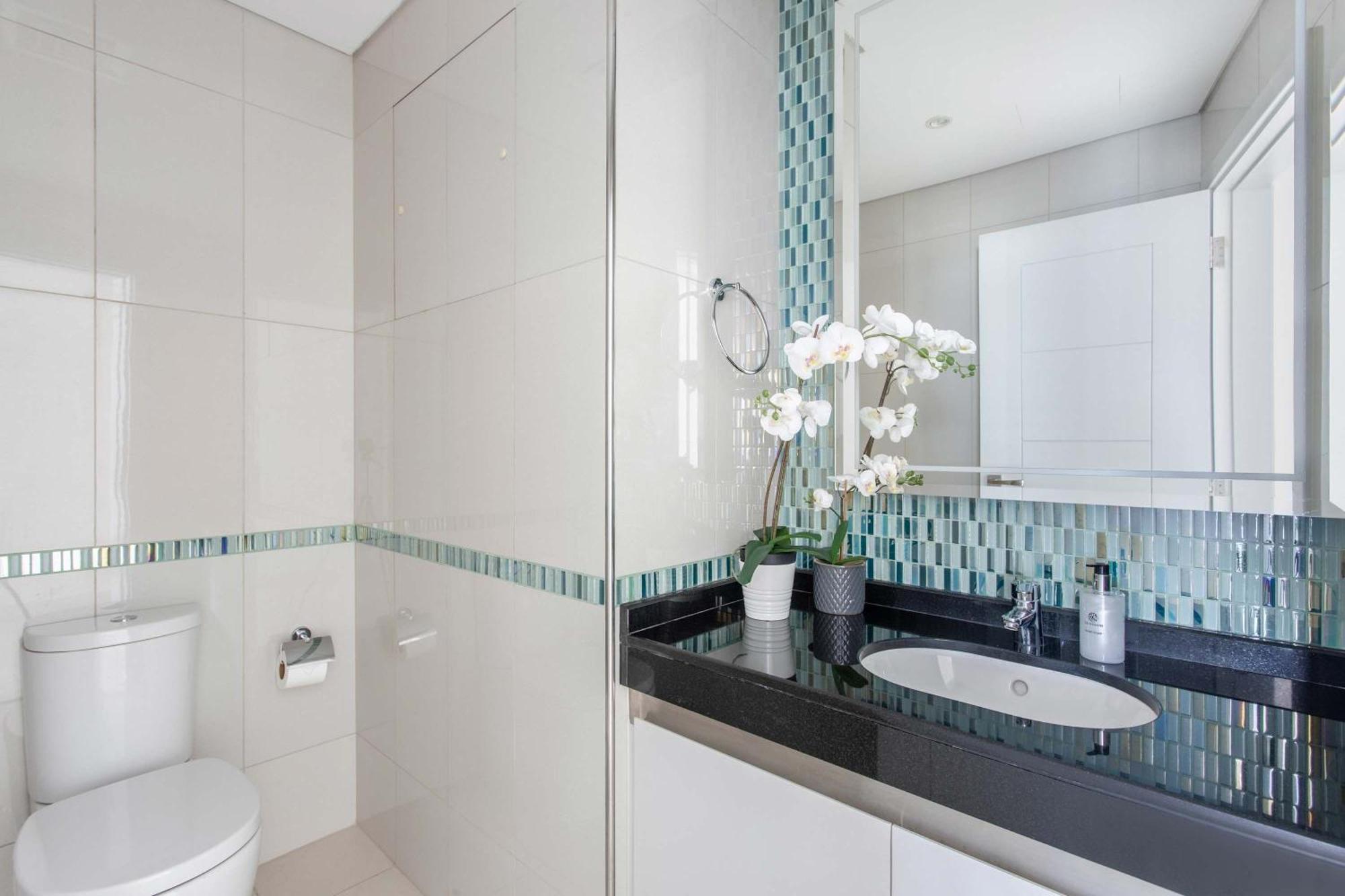 Frank Porter - Damac Heights Apartment *