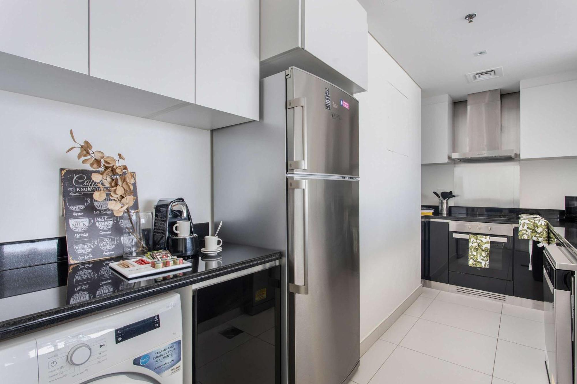 Frank Porter - Damac Heights * Dubai