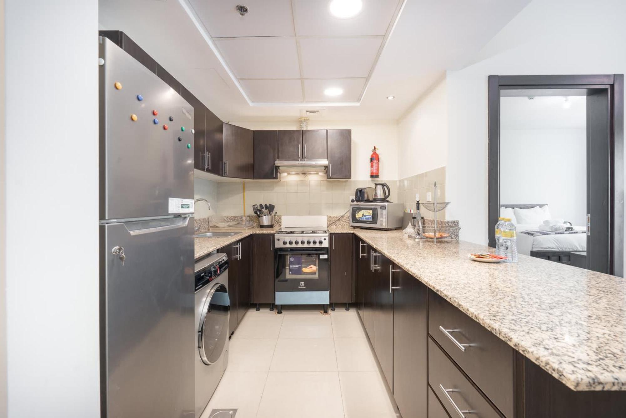 Charming, Sun-filled 1-bedroom In Red Residence, Sports Apartment