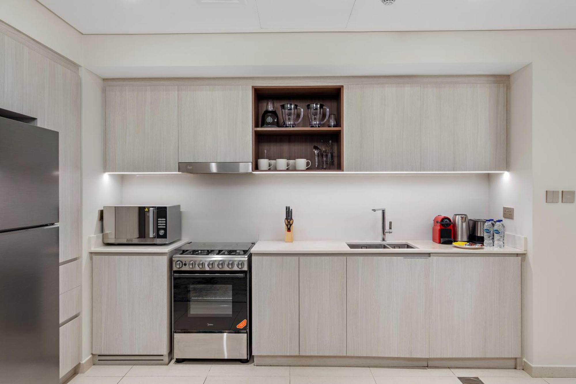 Apartment Deluxe 2br In Creek Harbour With Private Beach Access *