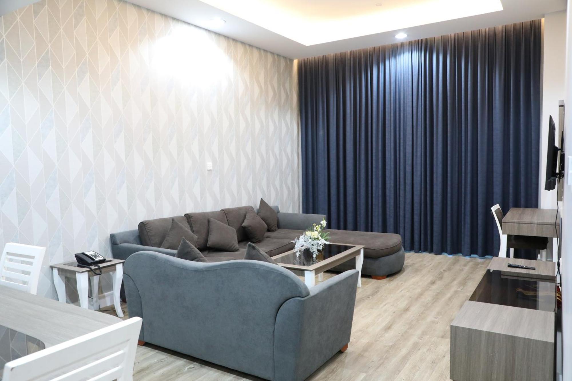 Wescott Plaza Llc Formerly West Zone Plaza Apts Dubai