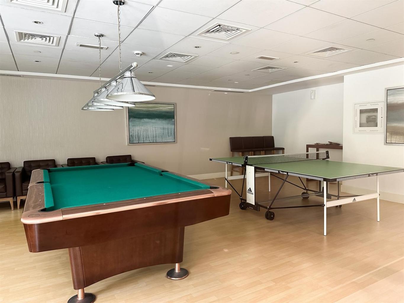 Trophy - 29 Boulevard Tower Downtown Apartment