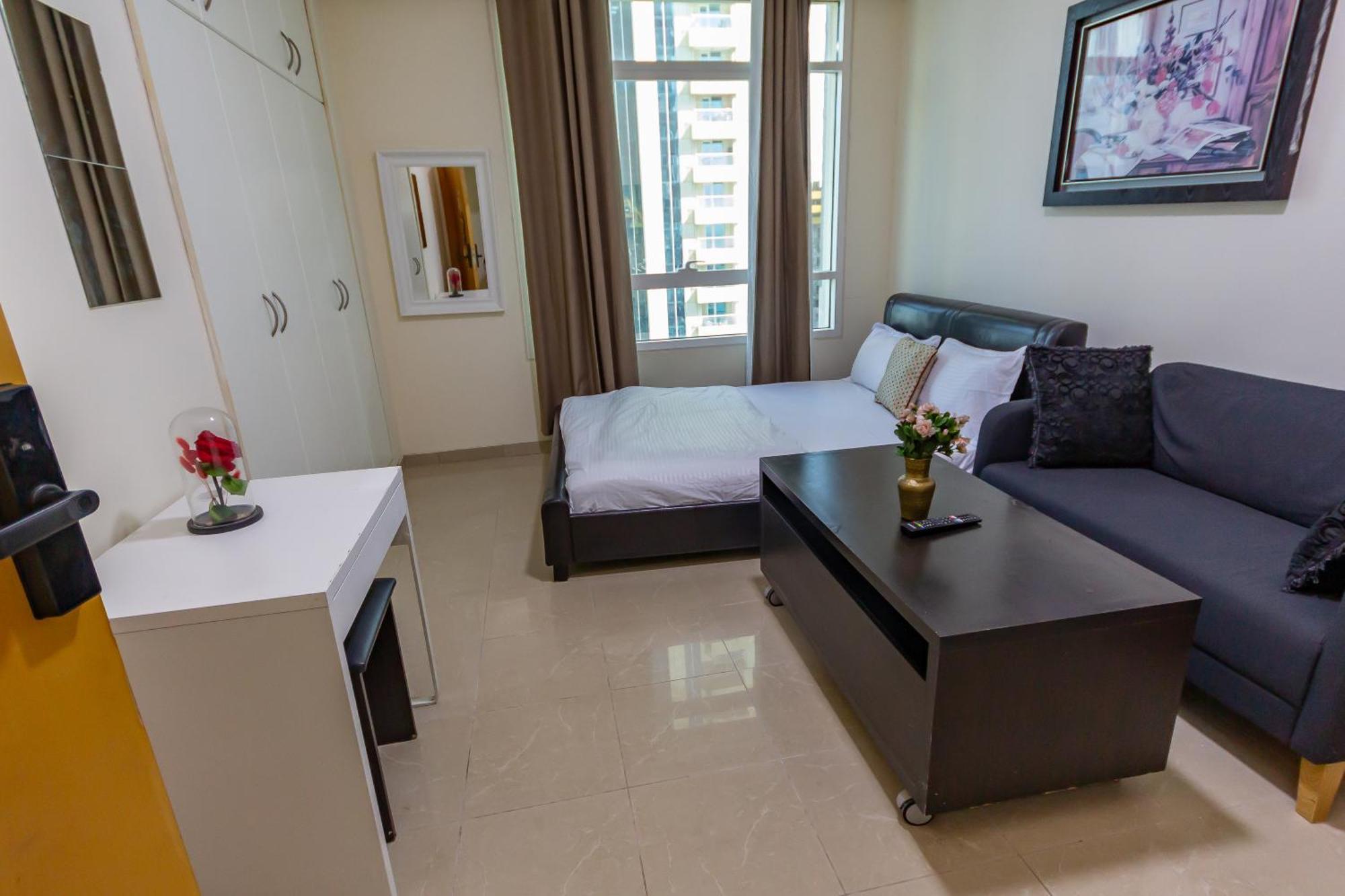Spacious For Girls In Marina فتيات فقط Apartment *
