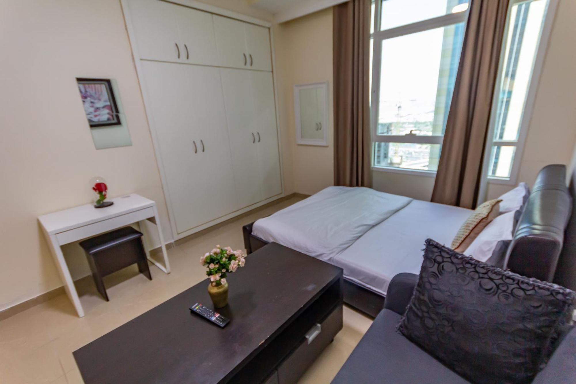 Spacious For Girls In Marina فتيات فقط *