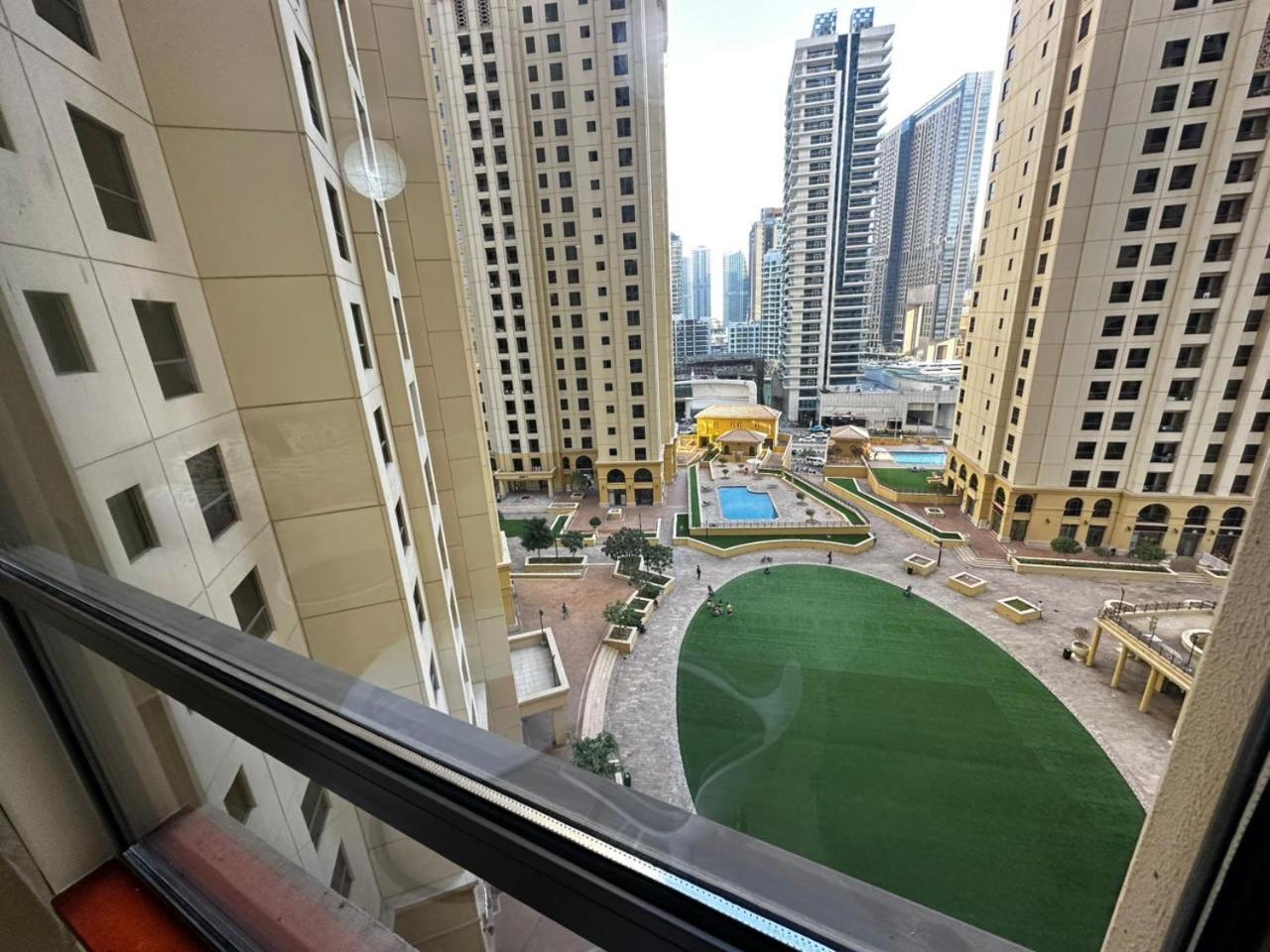 Spacious Bedroom With Easy Access To The Tram And Beach, Located Near Jbr Walk Dubai