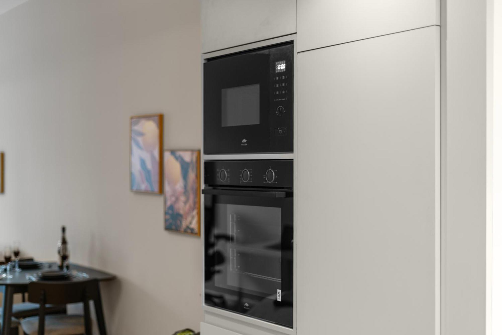 Apartment Modern Renovated Spacious With Pool, Gym & Jacuzzi Access In Marina, Step To Metro *