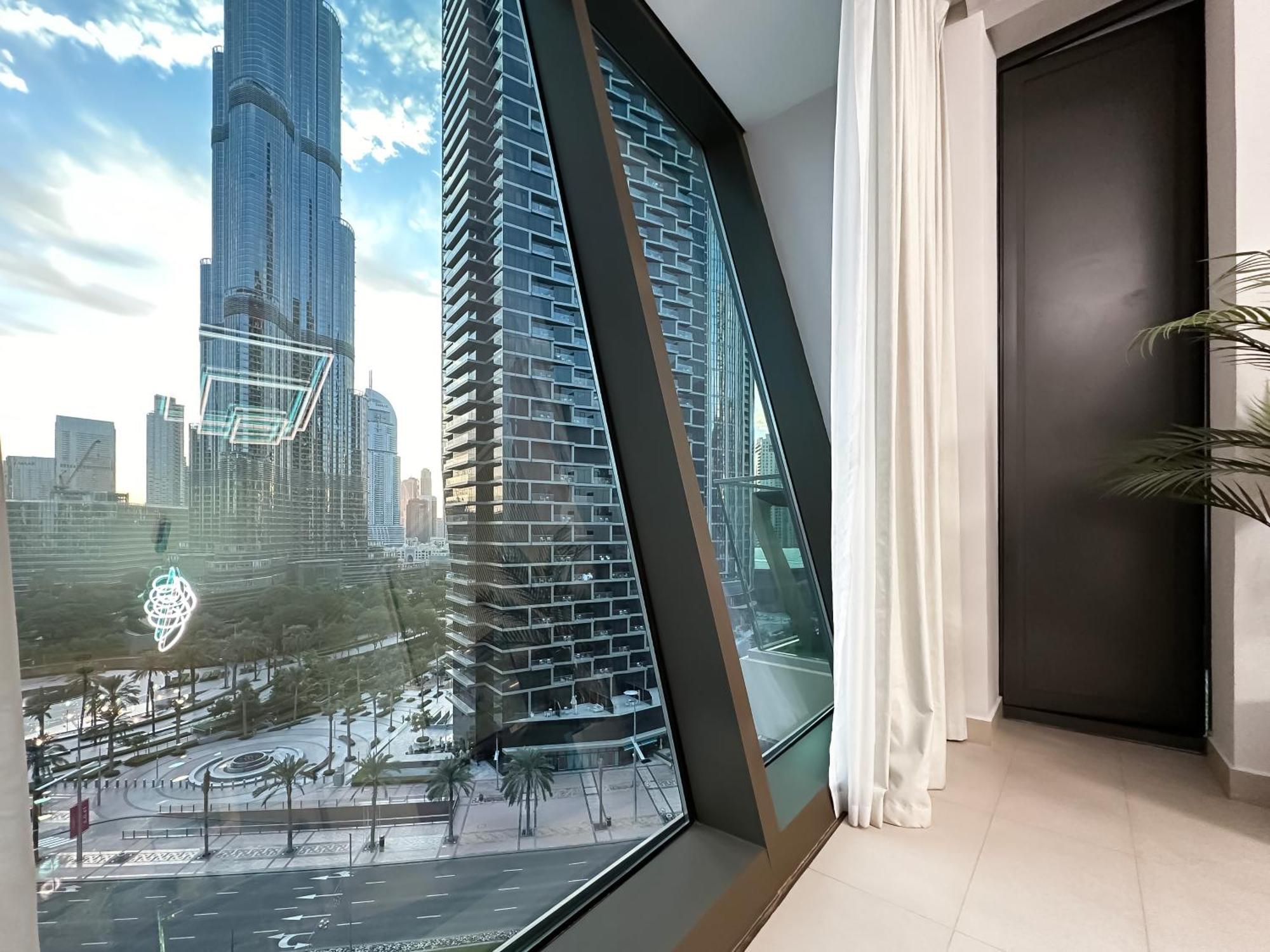 Urban Luxury 2br With Spectacular Burj Khalifa View *