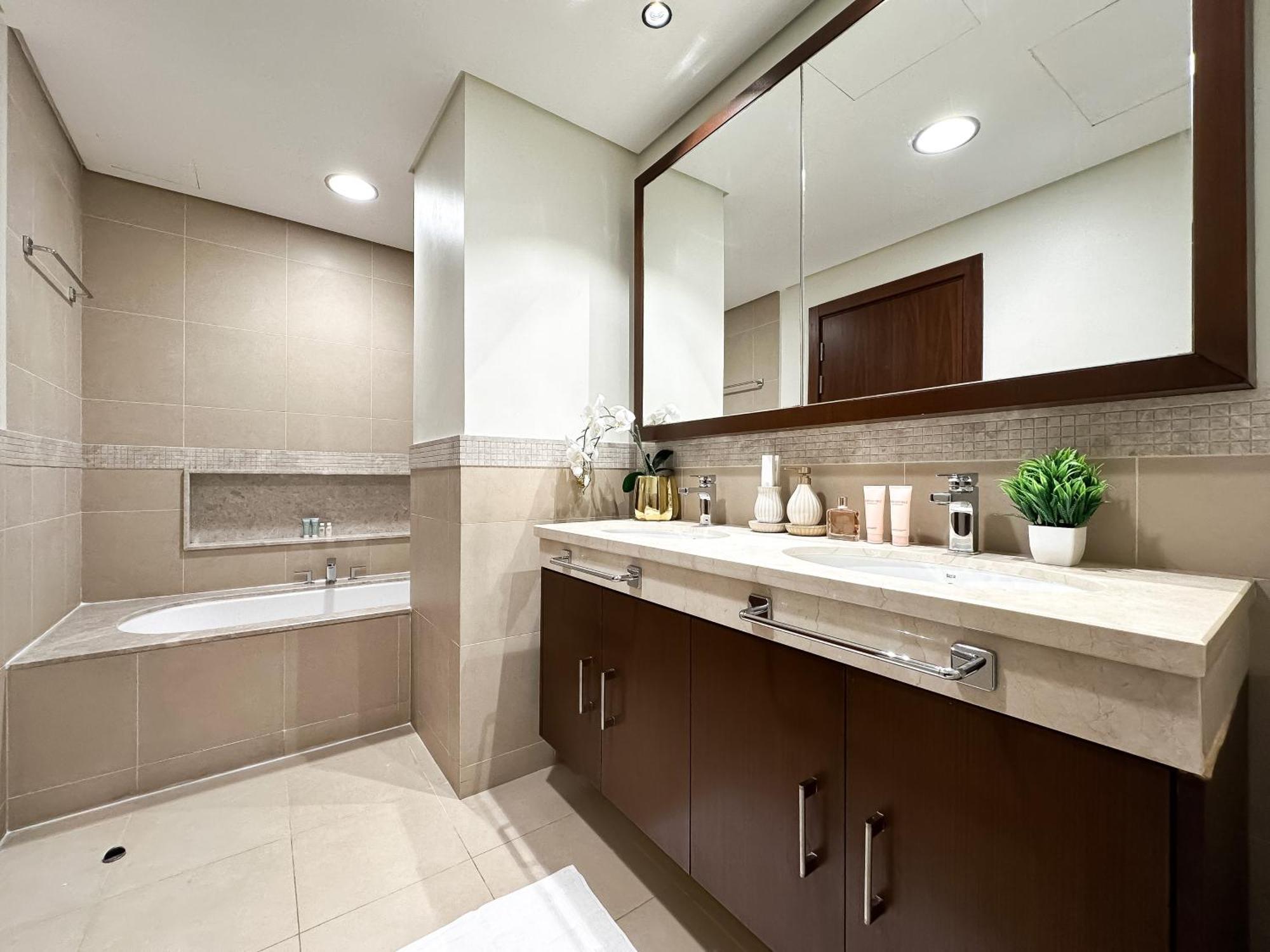 Urban Luxury 2br With Spectacular Burj Khalifa View Apartment *