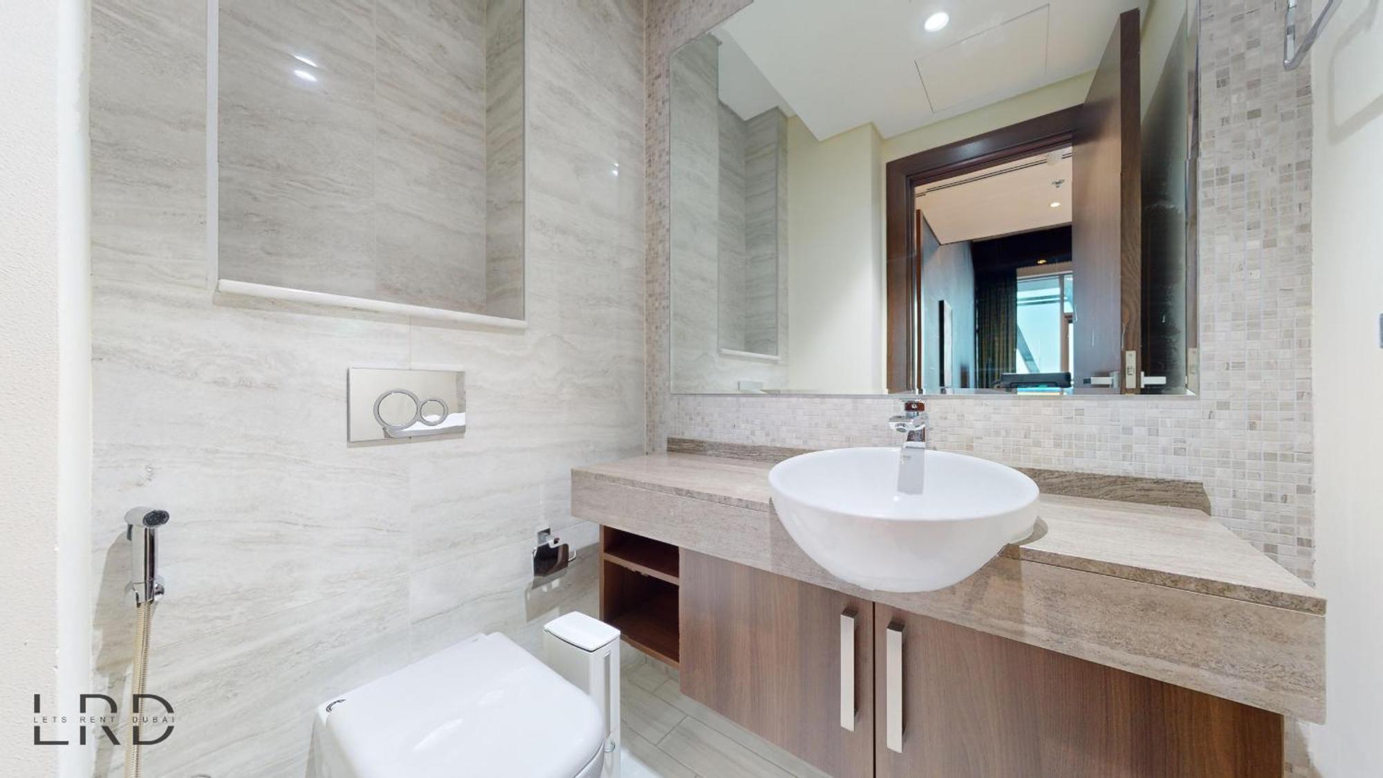 Stunning 2-bed With Canal View * Dubai