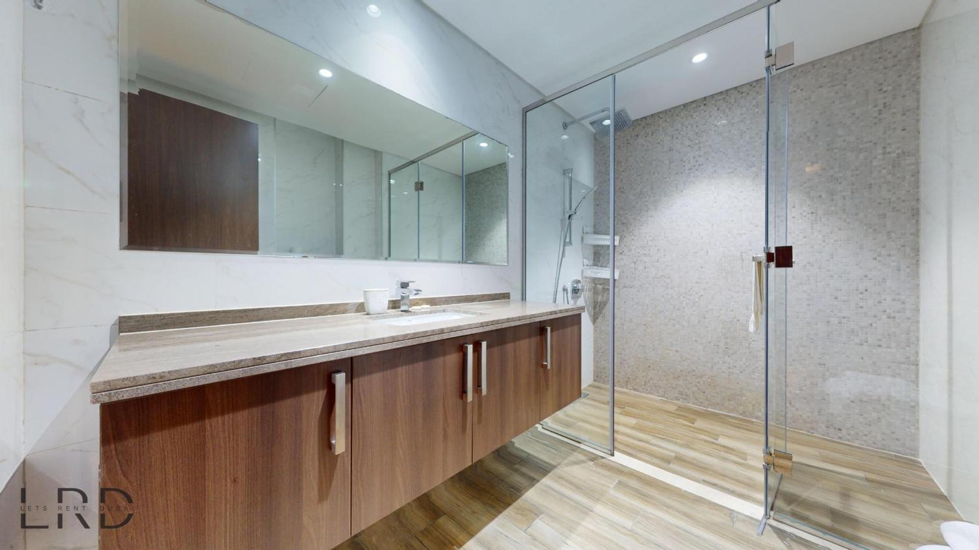 Stunning 2-bed With Canal View Apartment
