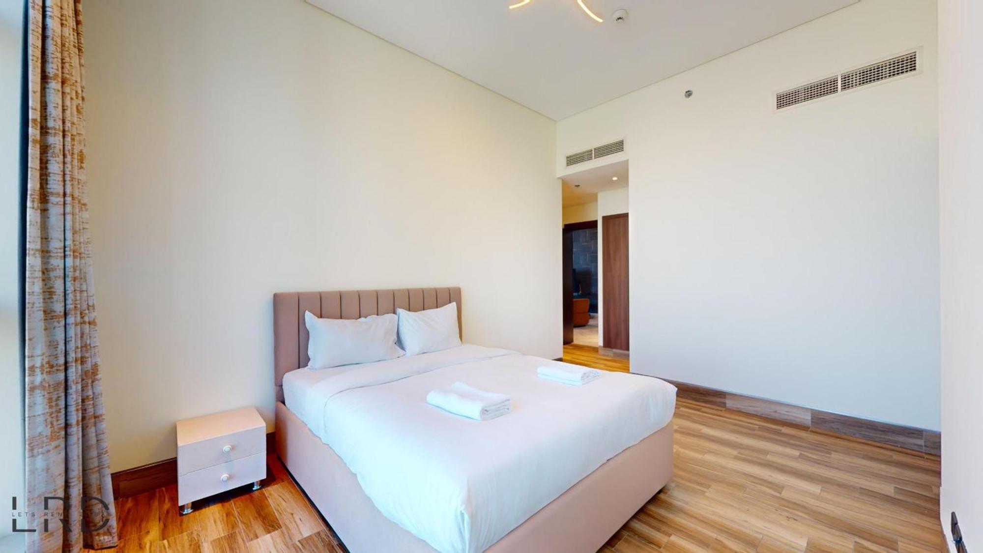 Apartment Stunning 2-bed With Canal View Dubai