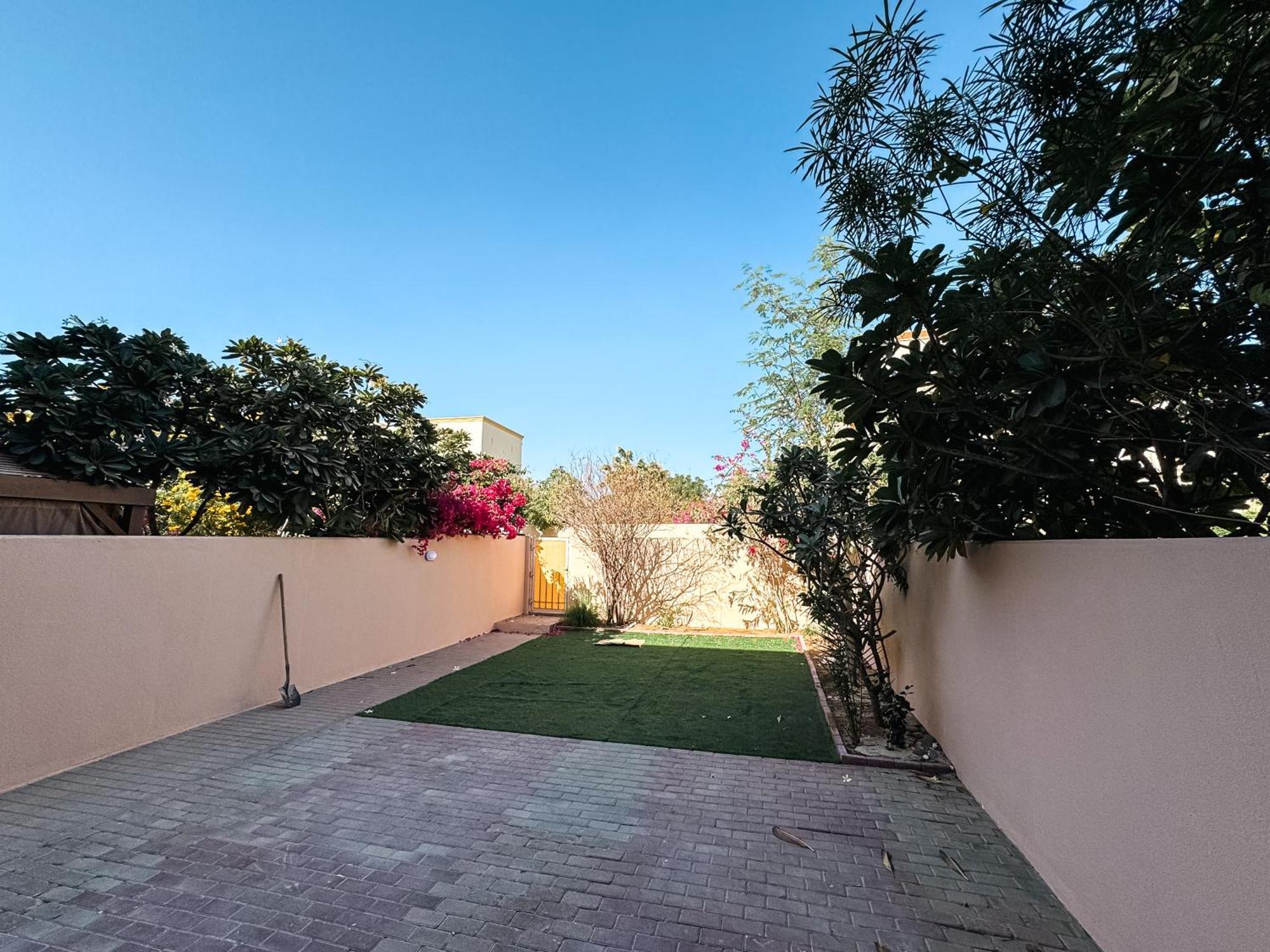 Charming 2-bedroom In The Springs 14-by Al Sarya * Dubai