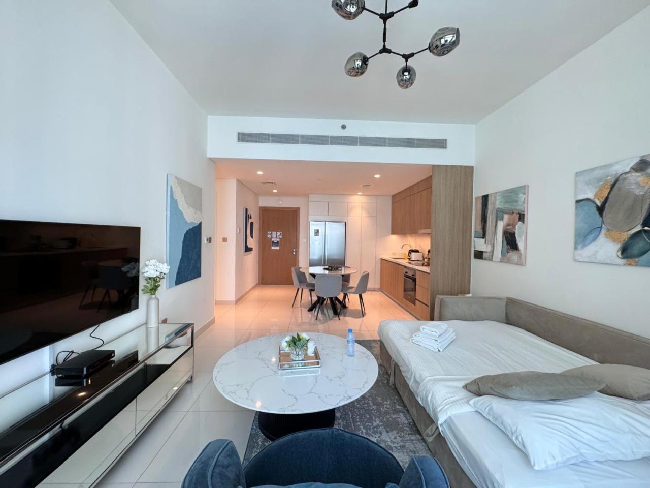 2br Modern Vista Emaar Beachfront *